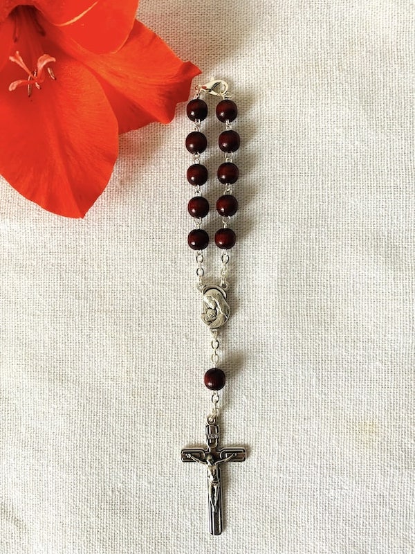 Zehner Rosenkranz aus Holz mit Madonna